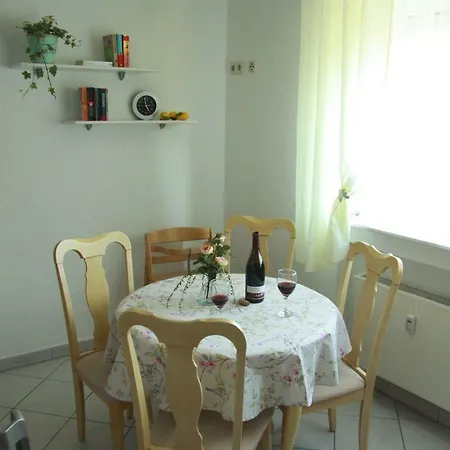 Ferienwohnung Elisabeth 아파트 미르스부르크
